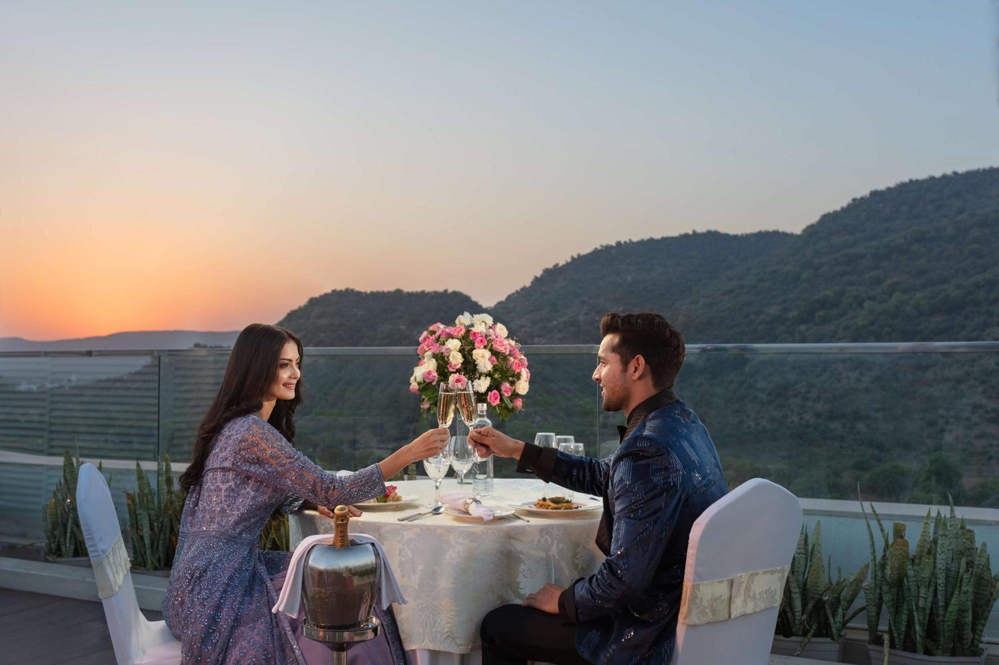 Doubletree By Hilton Jaipur Amer Exteriér fotografie